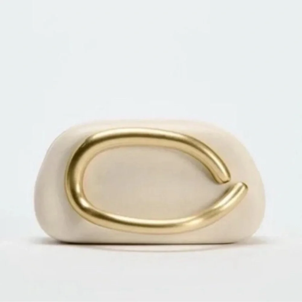 ZARA GOLD CLOSURE BOX CLUTCH NWOT - Picture 2 of 7